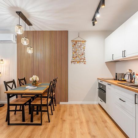 Laba Kolobrzeg Apartamenty Kollataja Z Parkingiem Exterior foto