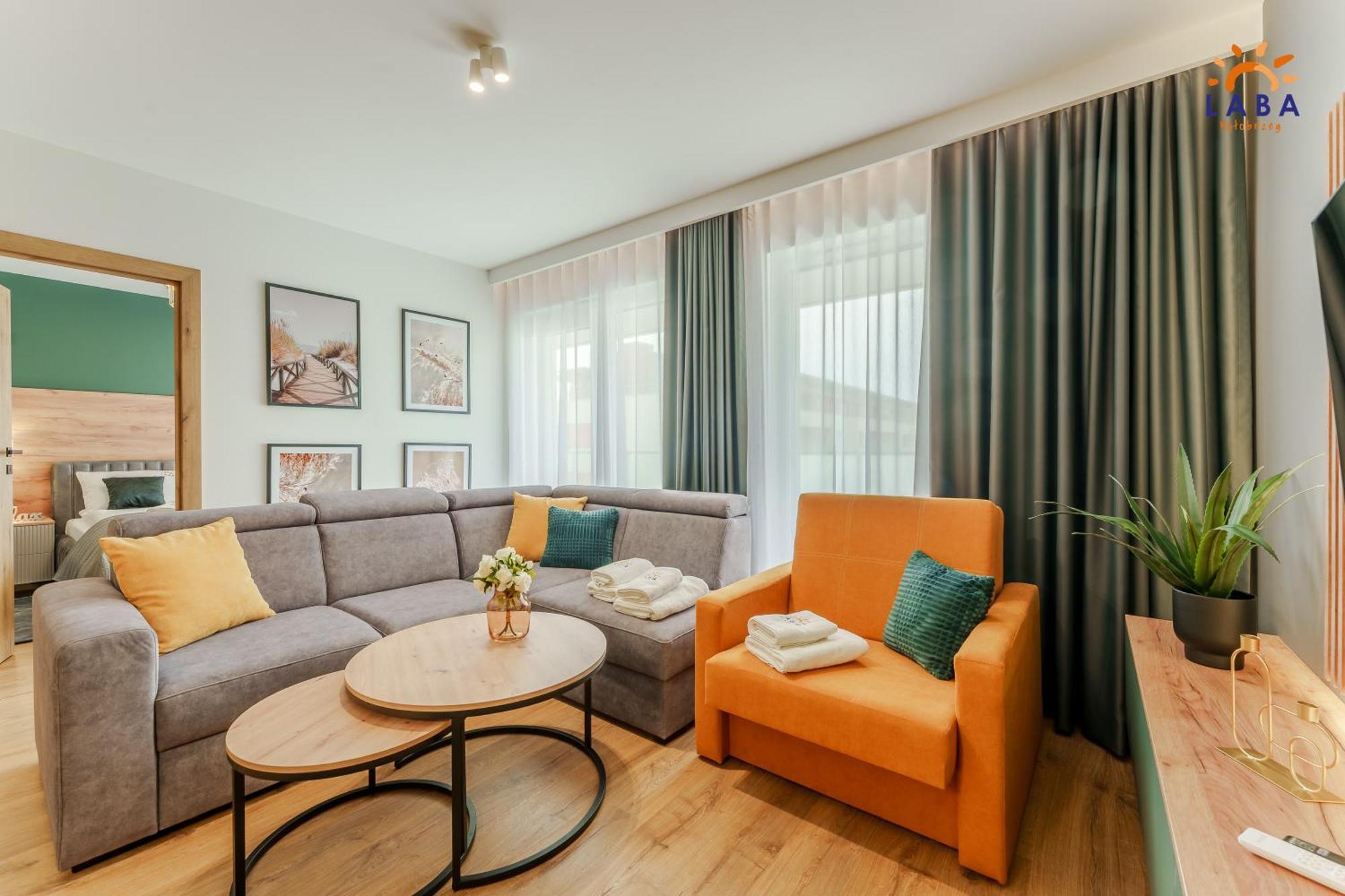 Laba Kolobrzeg Apartamenty Kollataja Z Parkingiem Exterior foto