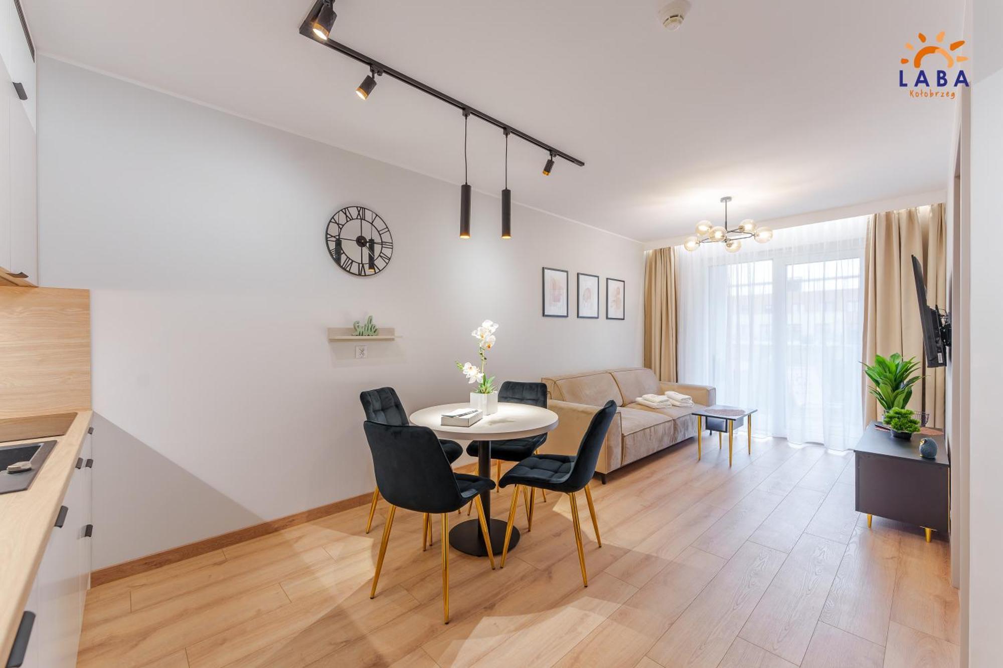 Laba Kolobrzeg Apartamenty Kollataja Z Parkingiem Exterior foto