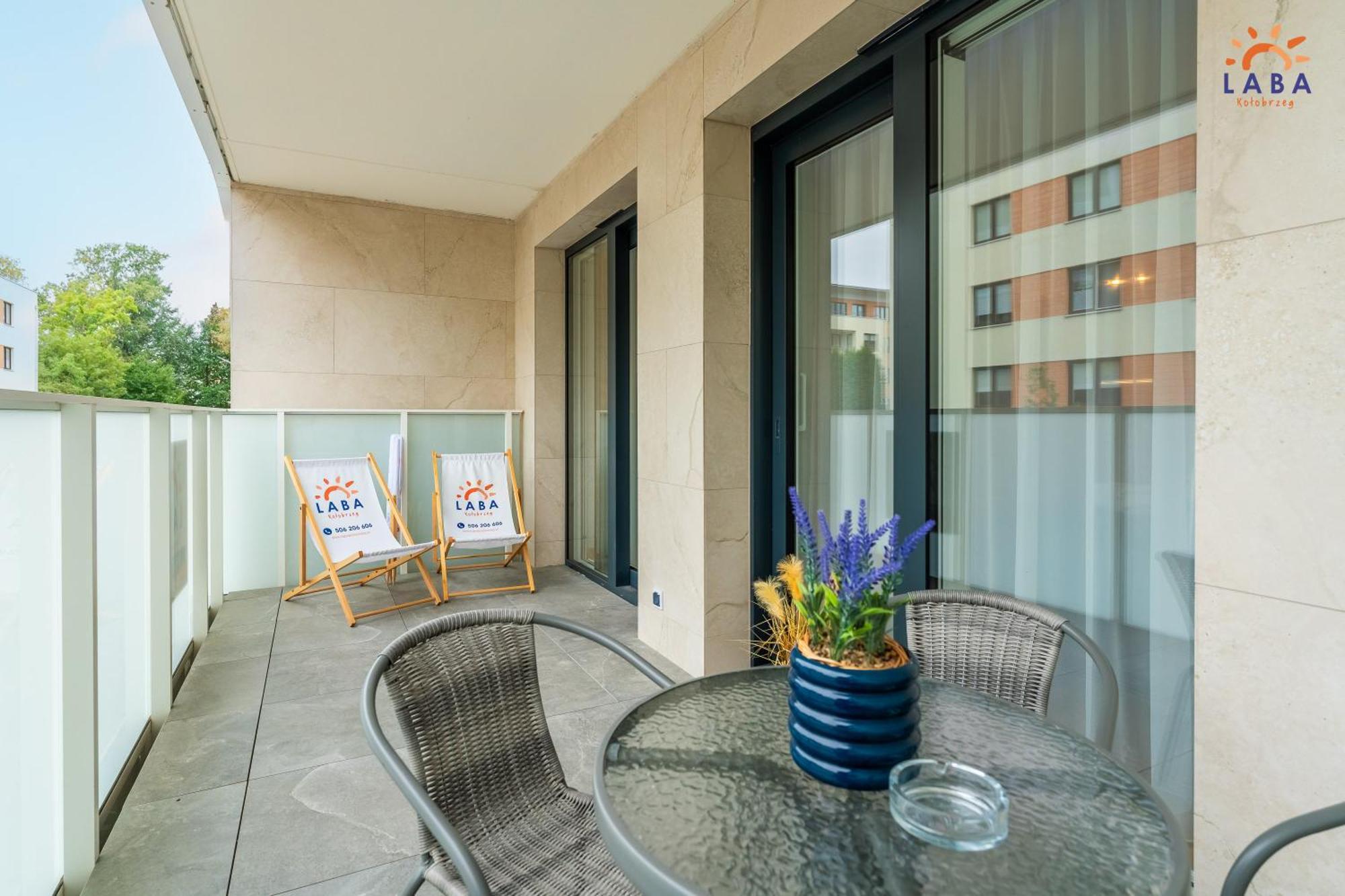 Laba Kolobrzeg Apartamenty Kollataja Z Parkingiem Exterior foto